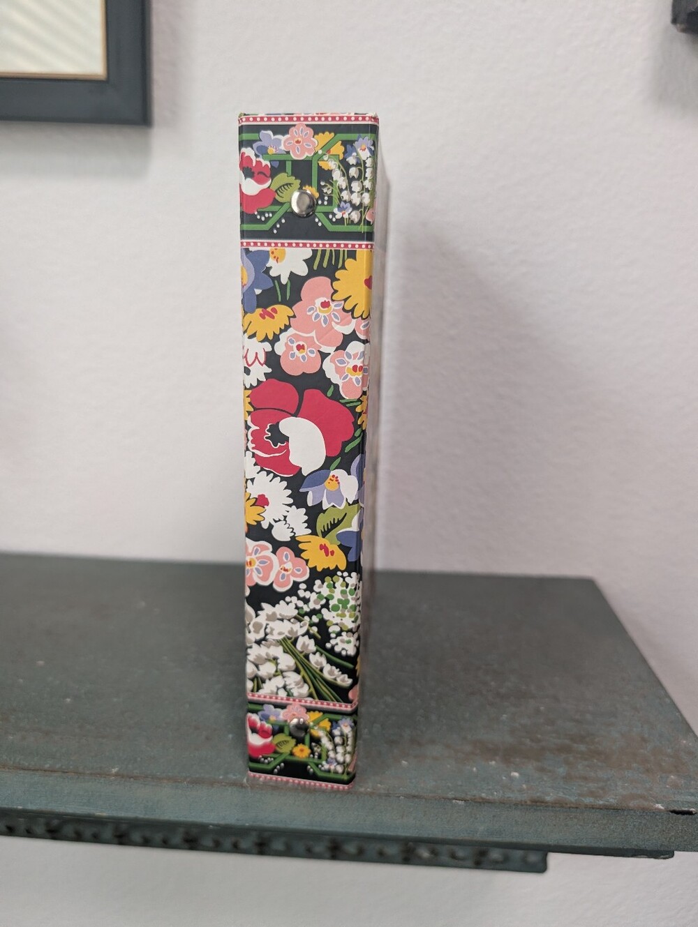 Vera Bradley Poppy Fields Small 3 Ring Binder w/ Note Paper and Interior Pockets - Picture 7 of 9